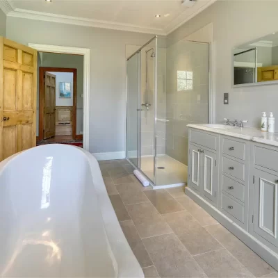 Gitcombe House_Bathroom-02